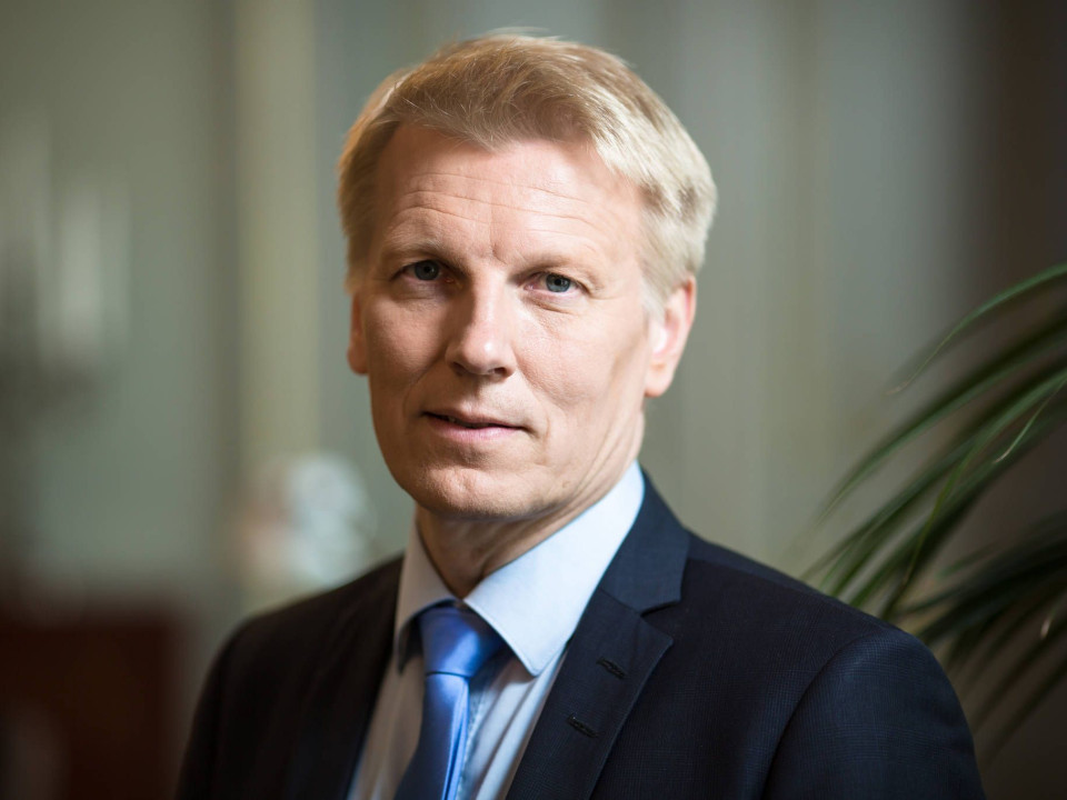 Ministeri Tiilikainen kannustaa kuntia ekologiseen ja kestävään rakentamiseen